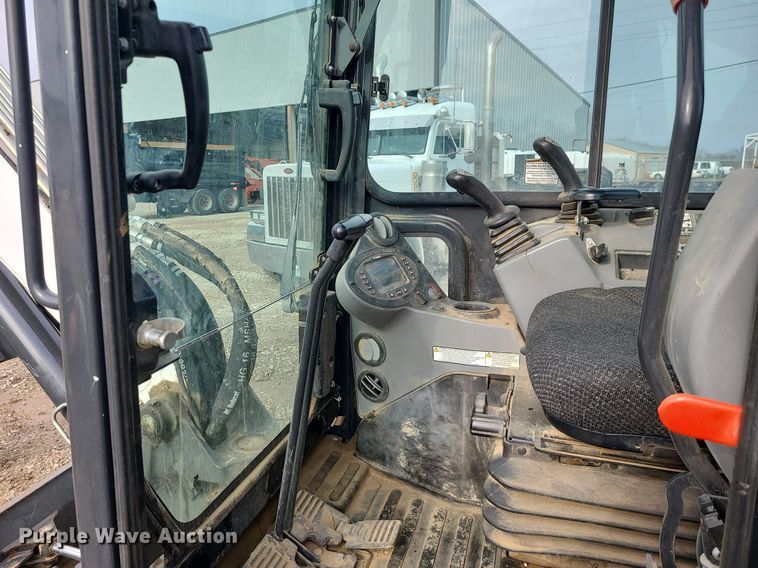 image for item DN8268 2019 Bobcat E55  mini excavator