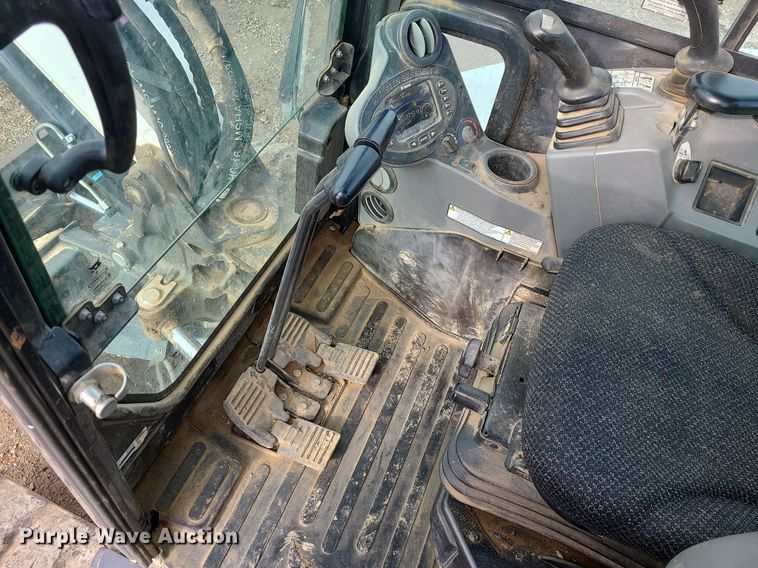 image for item DN8268 2019 Bobcat E55  mini excavator