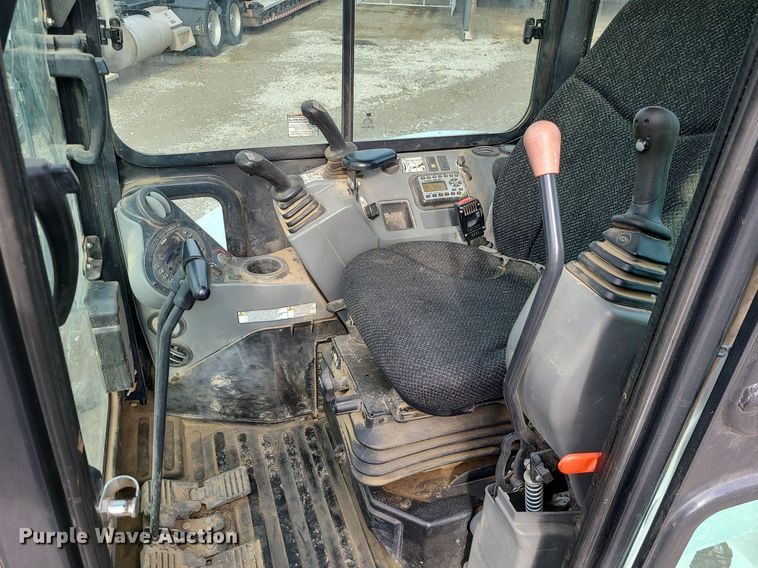 image for item DN8268 2019 Bobcat E55  mini excavator