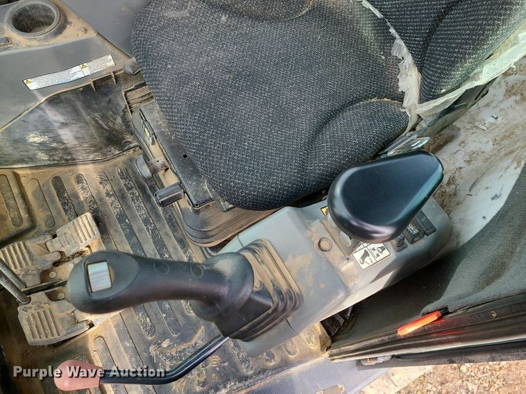 image for item DN8268 2019 Bobcat E55  mini excavator