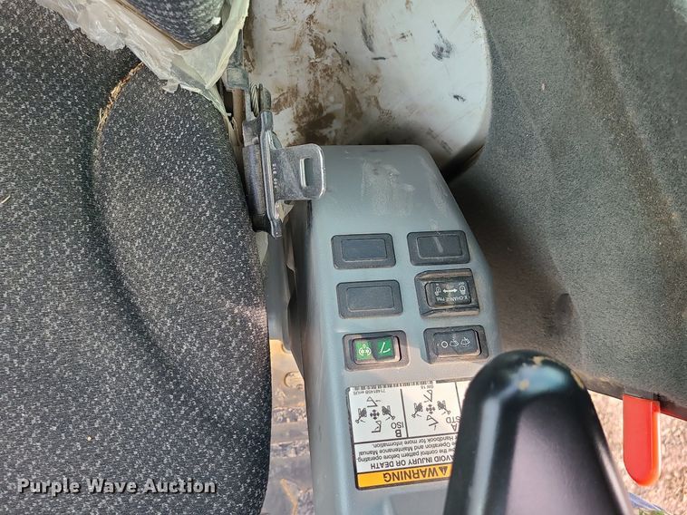 image for item DN8268 2019 Bobcat E55  mini excavator