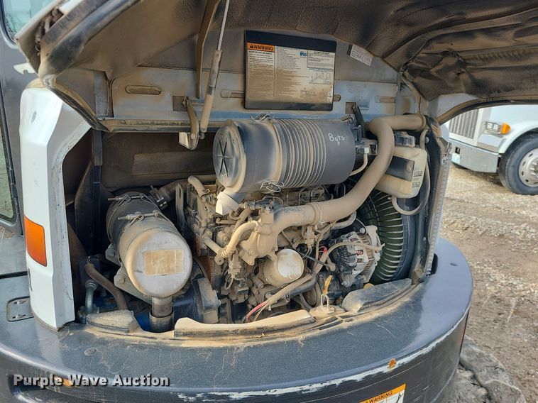 image for item DN8268 2019 Bobcat E55  mini excavator