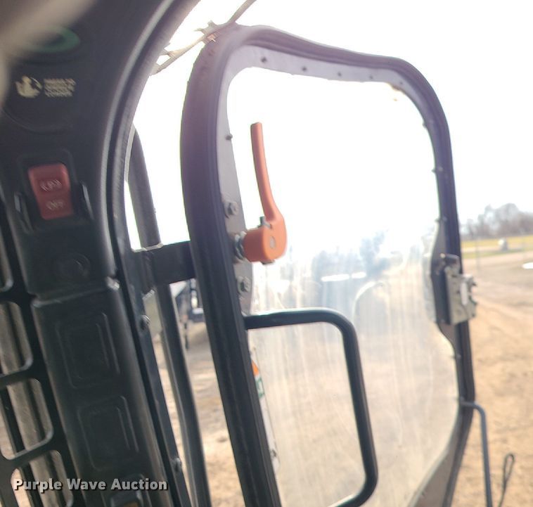 image for item DN8276 2019 Bobcat T770  tracked skid steer loader