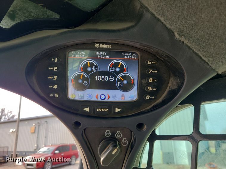 image for item DN8276 2019 Bobcat T770  tracked skid steer loader