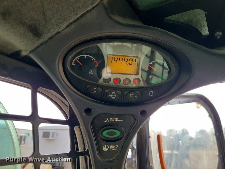 image for item DN8276 2019 Bobcat T770  tracked skid steer loader