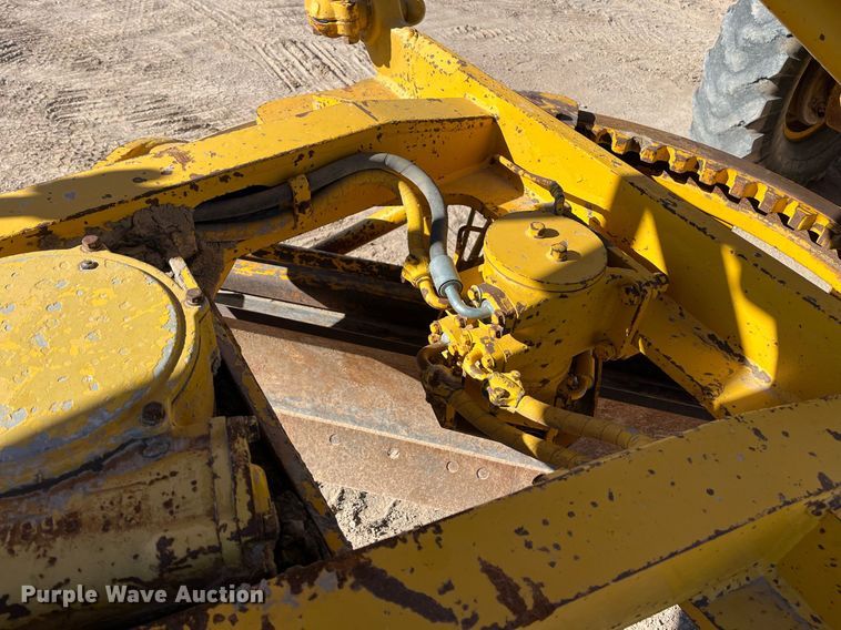 image for item EI0573 1973 Caterpillar  motor grader