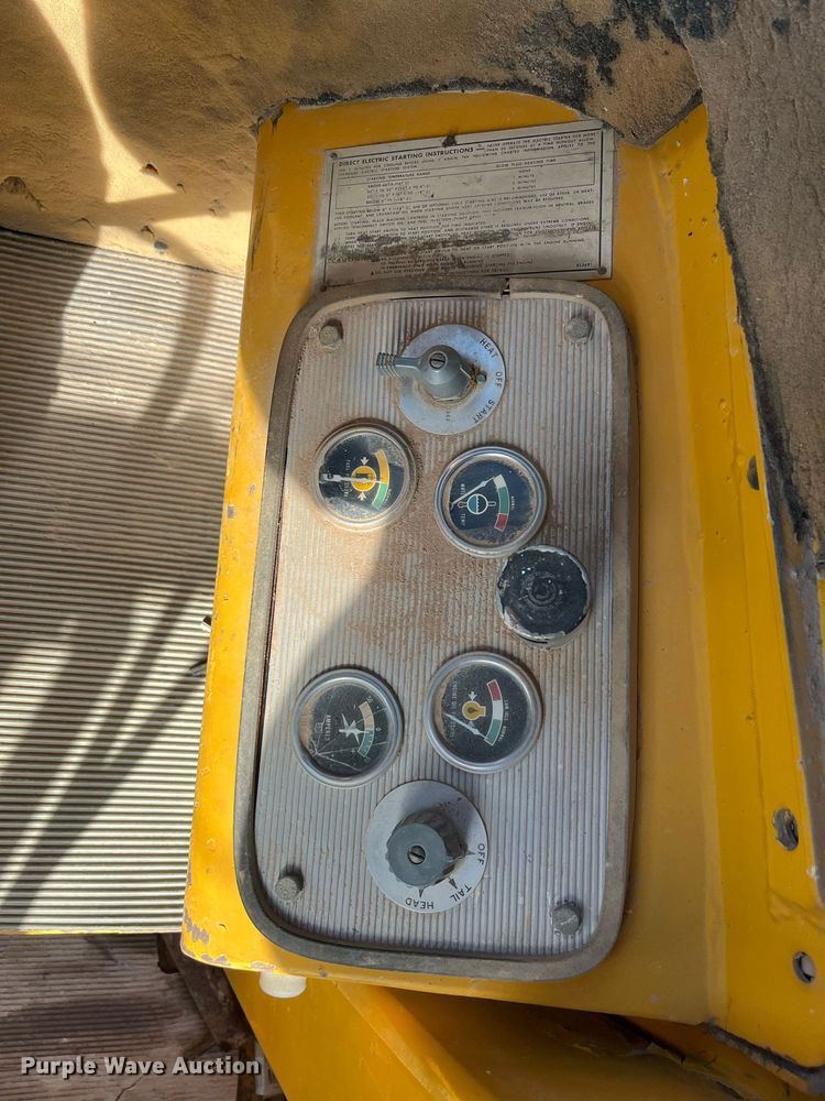 image for item EI0573 1973 Caterpillar  motor grader