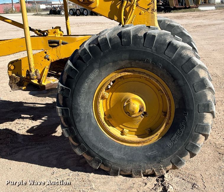 image for item EI0573 1973 Caterpillar  motor grader