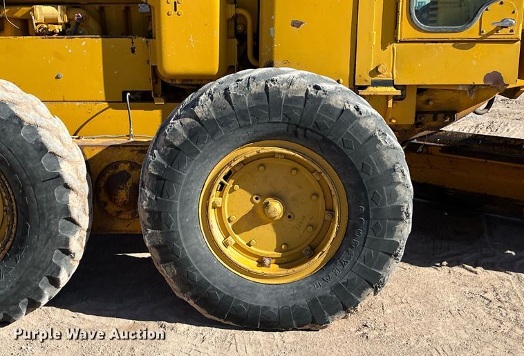 image for item EI0573 1973 Caterpillar  motor grader