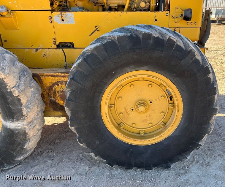 image for item EI0573 1973 Caterpillar  motor grader