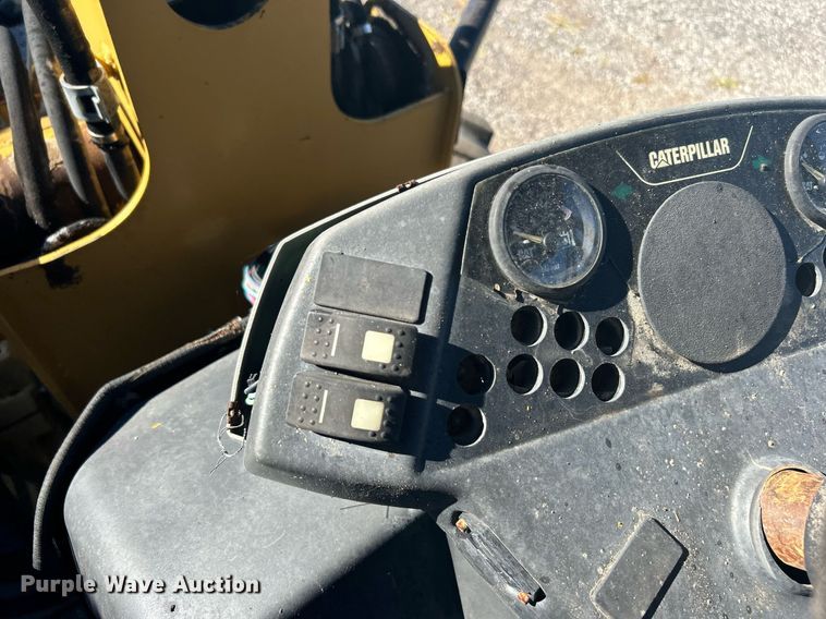 image for item KH9549 2005 Caterpillar 906  wheel loader