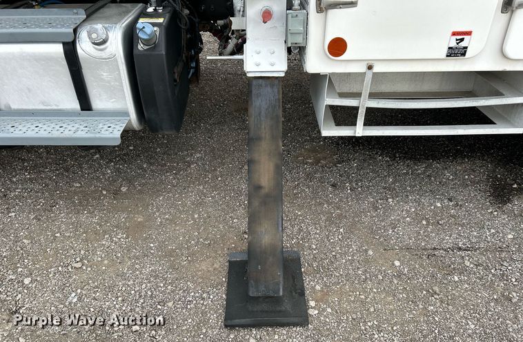 image for item KH9644 2012 Freightliner  M2 Business Class  bucket truck