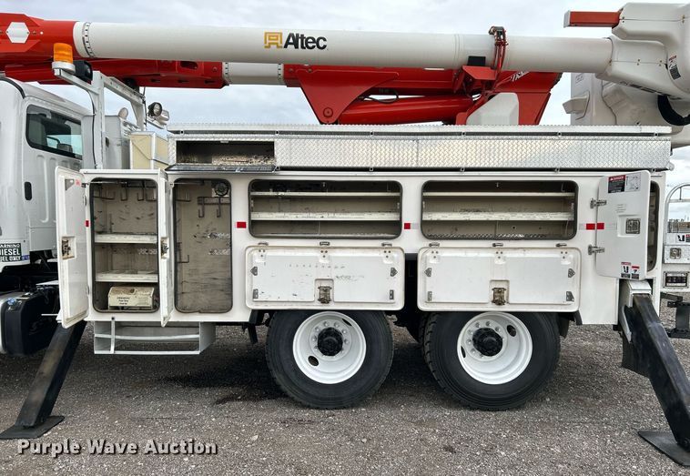 image for item KH9644 2012 Freightliner  M2 Business Class  bucket truck