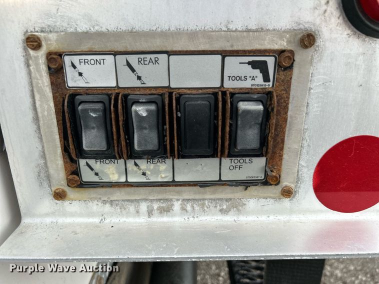 image for item KH9644 2012 Freightliner  M2 Business Class  bucket truck