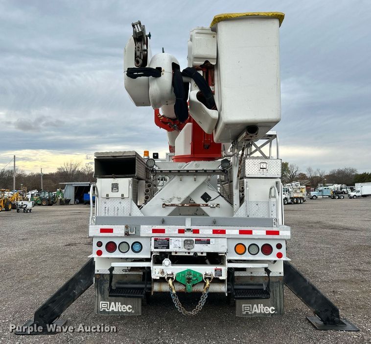 image for item KH9644 2012 Freightliner  M2 Business Class  bucket truck