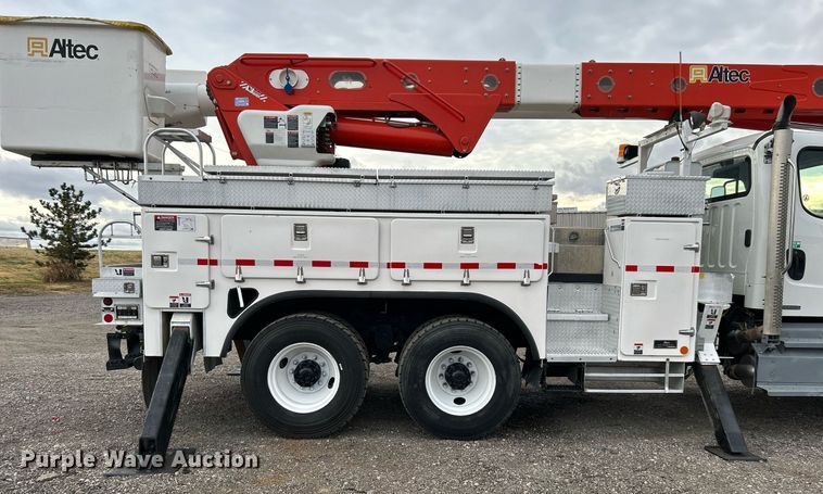 image for item KH9644 2012 Freightliner  M2 Business Class  bucket truck