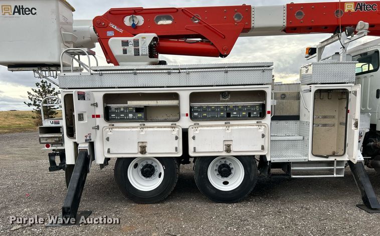 image for item KH9644 2012 Freightliner  M2 Business Class  bucket truck