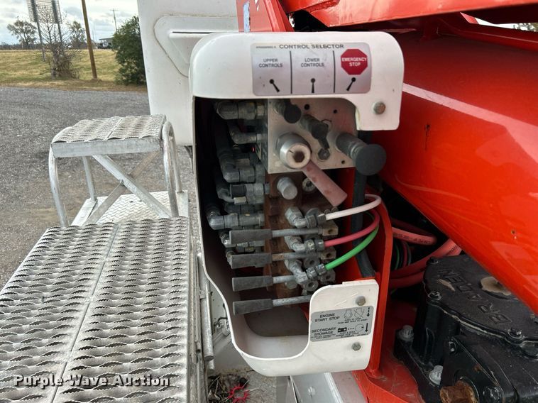 image for item KH9644 2012 Freightliner  M2 Business Class  bucket truck