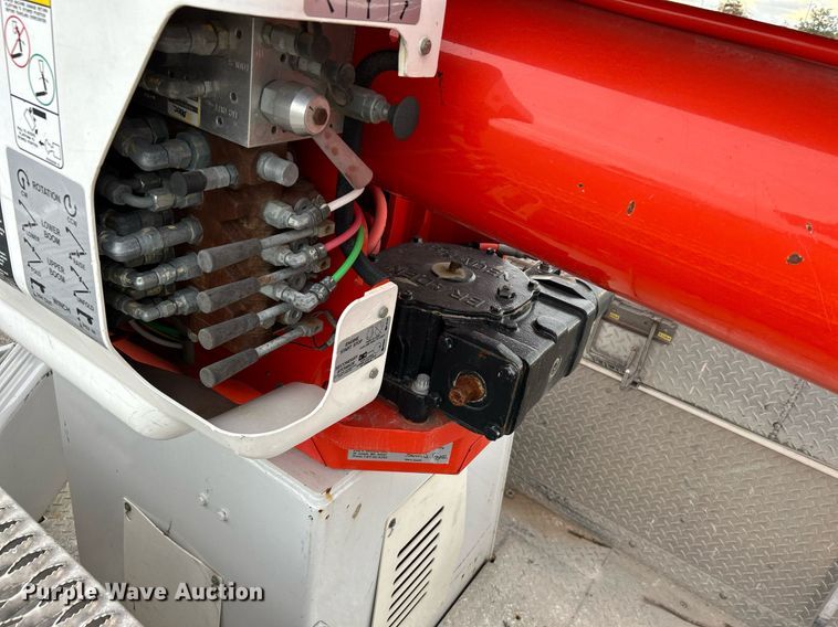 image for item KH9644 2012 Freightliner  M2 Business Class  bucket truck