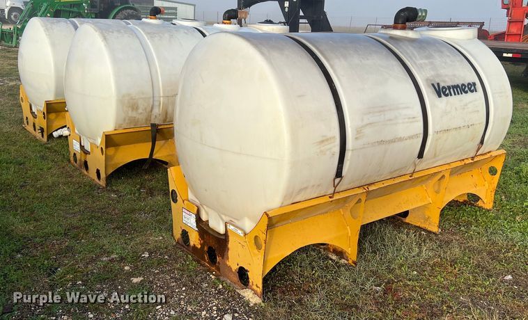 image for item KV9938 (3) Vermeer fluid mixing tanks