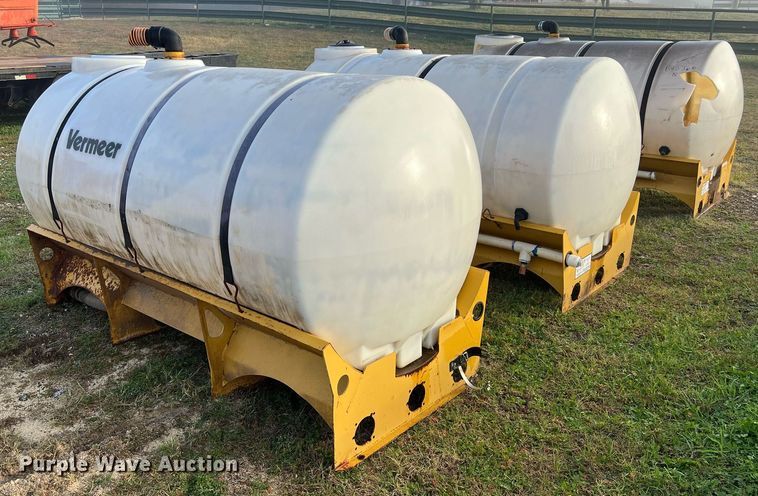 image for item KV9938 (3) Vermeer fluid mixing tanks