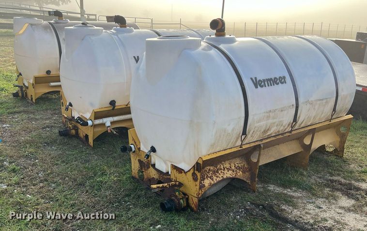 image for item KV9938 (3) Vermeer fluid mixing tanks
