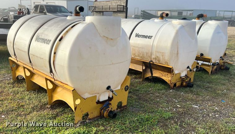 image for item KV9938 (3) Vermeer fluid mixing tanks