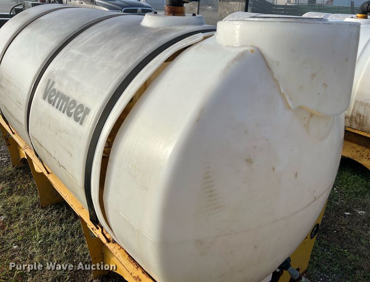 image for item KV9938 (3) Vermeer fluid mixing tanks