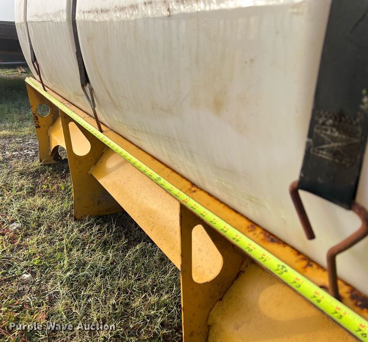 image for item KV9938 (3) Vermeer fluid mixing tanks