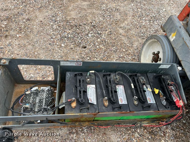 image for item KV9941 2015 Skyjack SJIII 3226  scissor lift