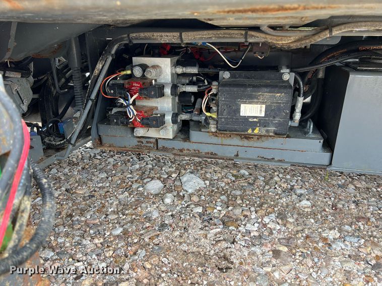 image for item KV9941 2015 Skyjack SJIII 3226  scissor lift