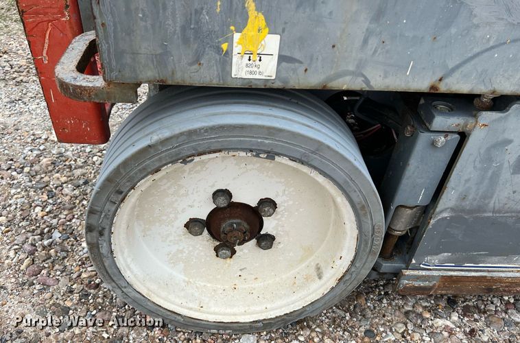 image for item KV9941 2015 Skyjack SJIII 3226  scissor lift