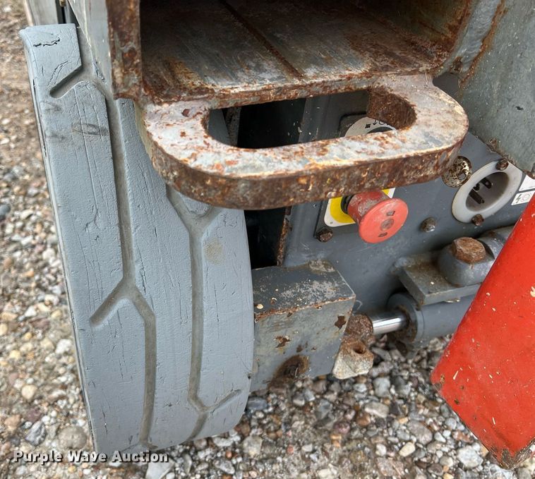 image for item KV9941 2015 Skyjack SJIII 3226  scissor lift