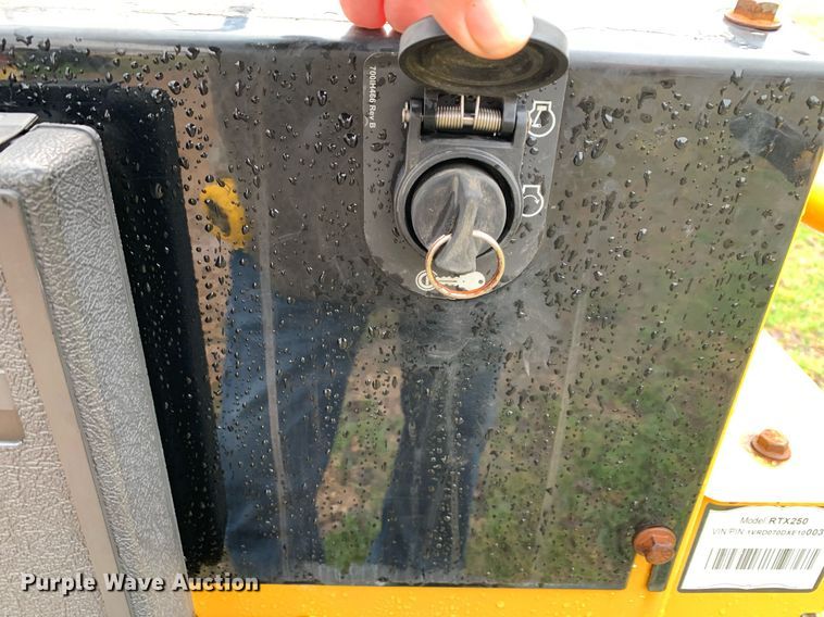 image for item KX9782 2014 Vermeer RTX250  trencher