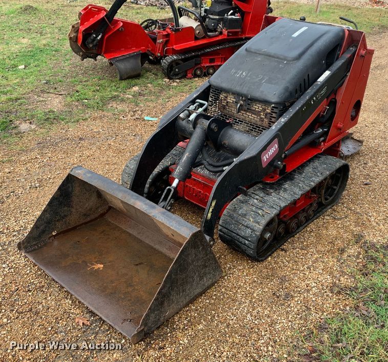 image for item KX9784 2015 Toro TX-427  compact utility loader