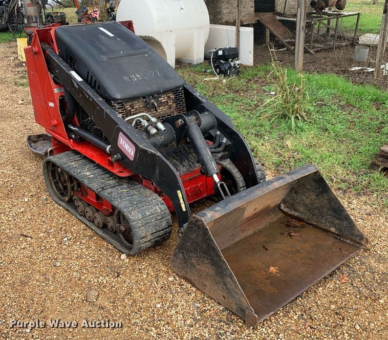 image for item KX9784 2015 Toro TX-427  compact utility loader