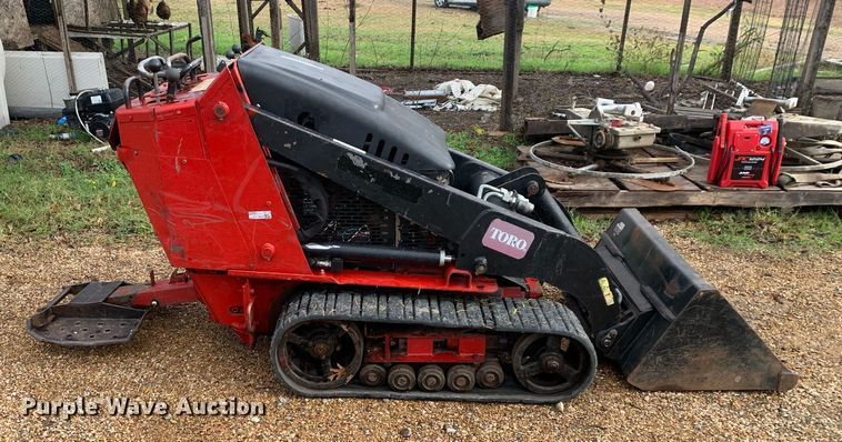 image for item KX9784 2015 Toro TX-427  compact utility loader