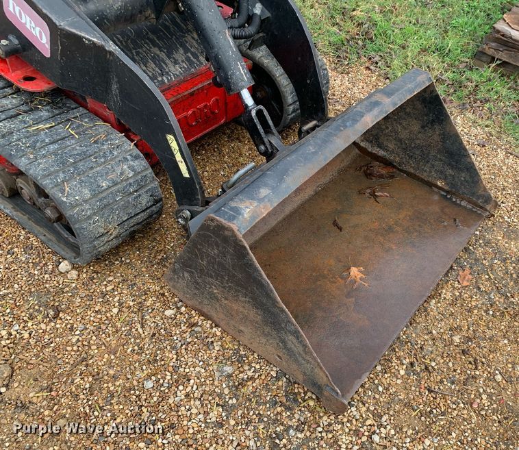 image for item KX9784 2015 Toro TX-427  compact utility loader