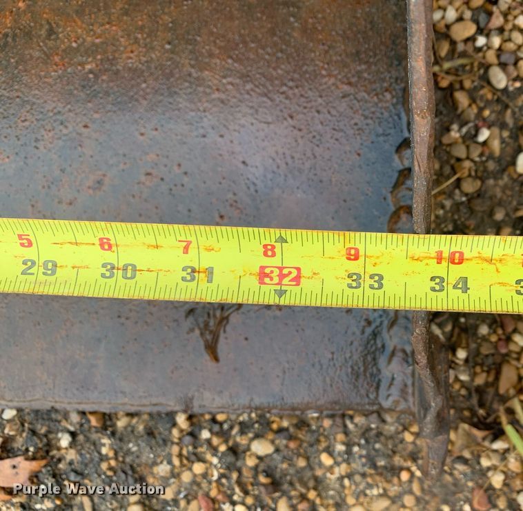 image for item KX9784 2015 Toro TX-427  compact utility loader