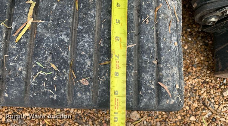 image for item KX9784 2015 Toro TX-427  compact utility loader