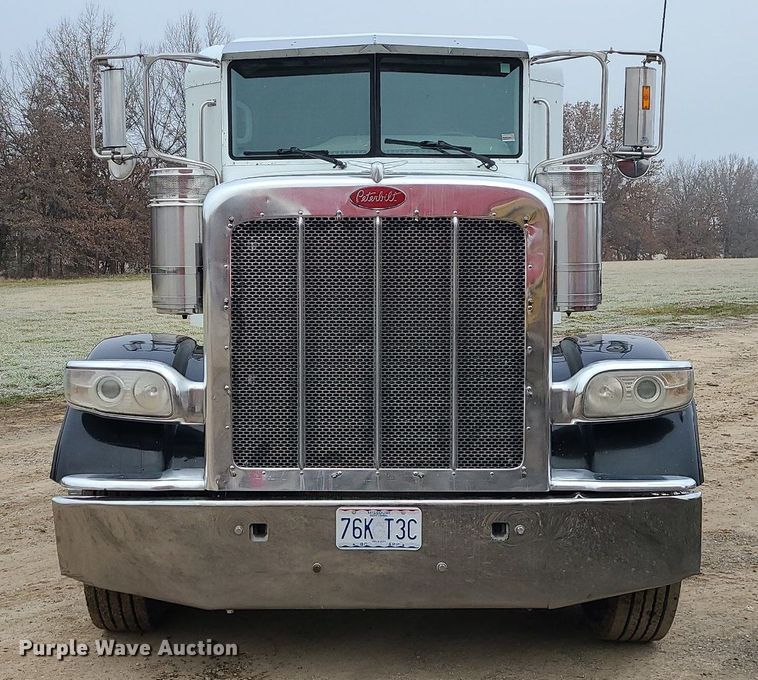 image for item LJ9448 2008 Peterbilt 388  semi truck