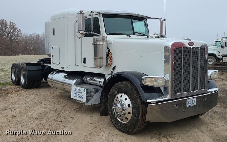 image for item LJ9448 2008 Peterbilt 388  semi truck