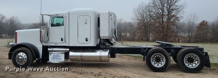 image for item LJ9448 2008 Peterbilt 388  semi truck