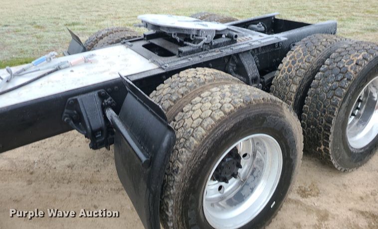 image for item LJ9448 2008 Peterbilt 388  semi truck