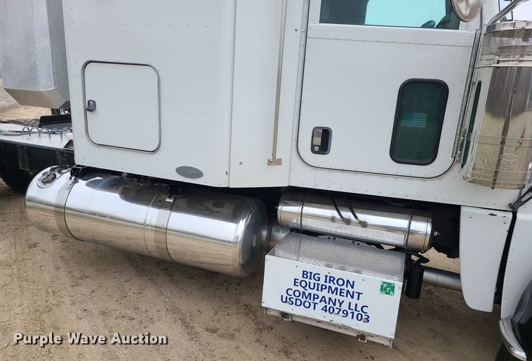 image for item LJ9448 2008 Peterbilt 388  semi truck