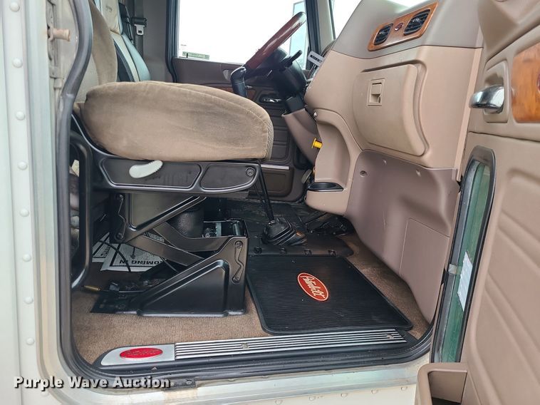 image for item LJ9448 2008 Peterbilt 388  semi truck