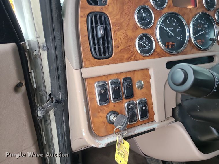 image for item LJ9448 2008 Peterbilt 388  semi truck