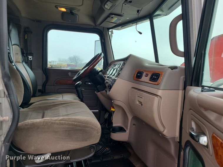 image for item LJ9448 2008 Peterbilt 388  semi truck