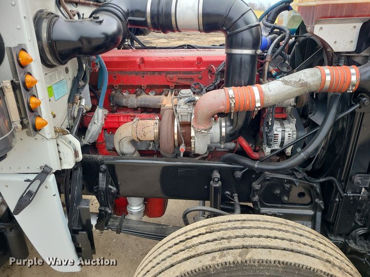 image for item LJ9448 2008 Peterbilt 388  semi truck