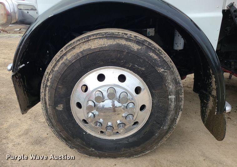 image for item LJ9448 2008 Peterbilt 388  semi truck